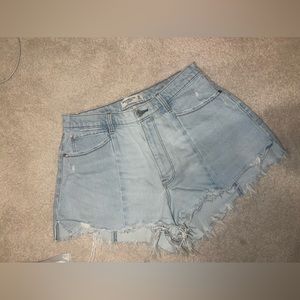 Women’s Abercrombie 90s Cutoff- Curve Love High Rise Shorts- size 30